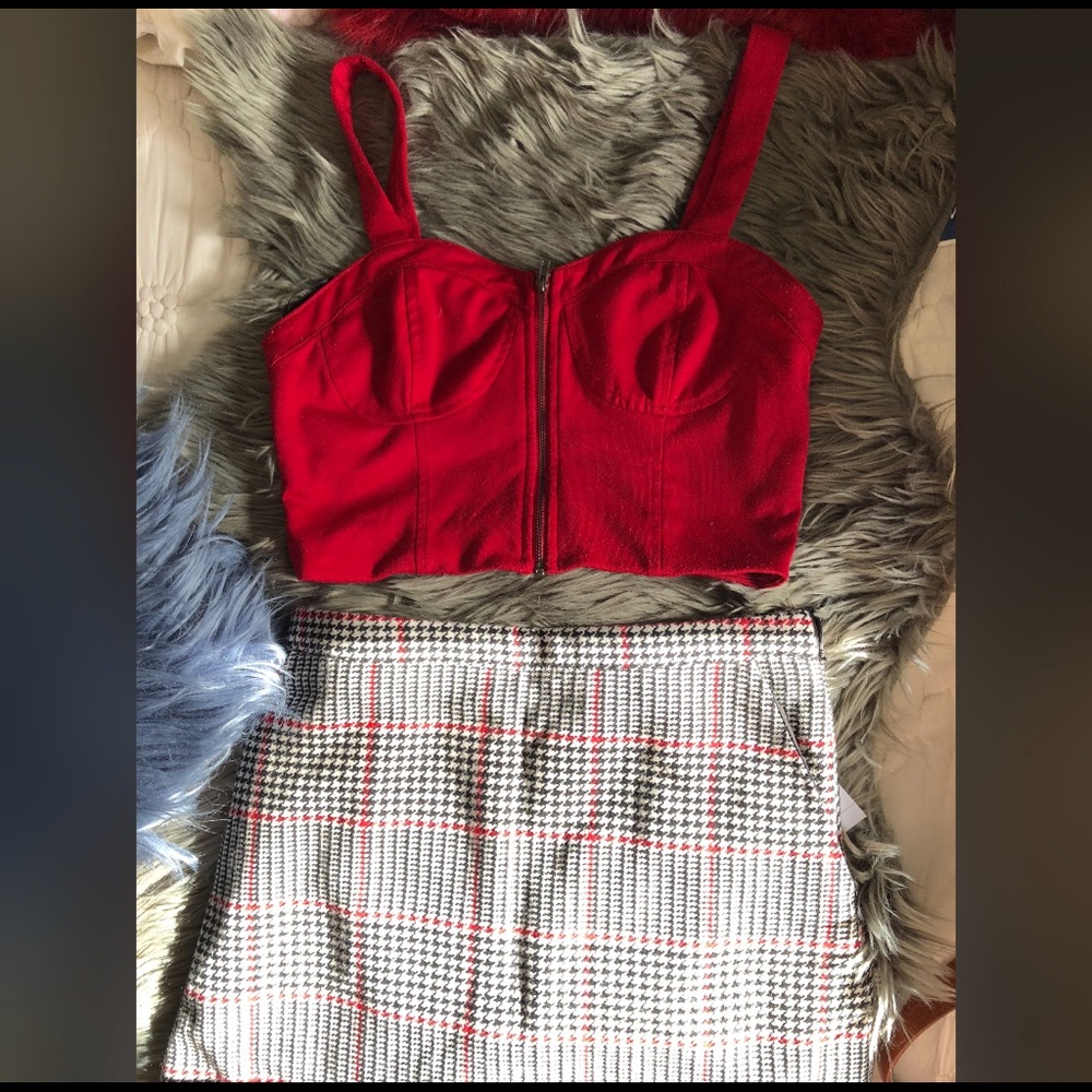 ❌❌SOLD❌❌Cropped red top